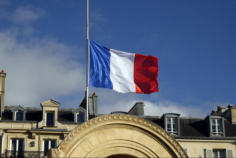 The Tricolore at half mast en Paris