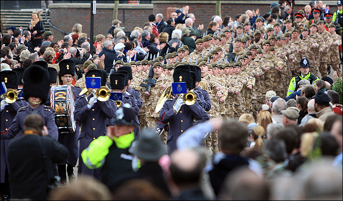 Royal Anglians’ 2nd Battalion welcome home parade through Luton in 2009
